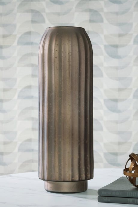 Tampa Furniture Outlet - Ashley Furniture - Briarcott Vase - Vase / Brown - A2000705
