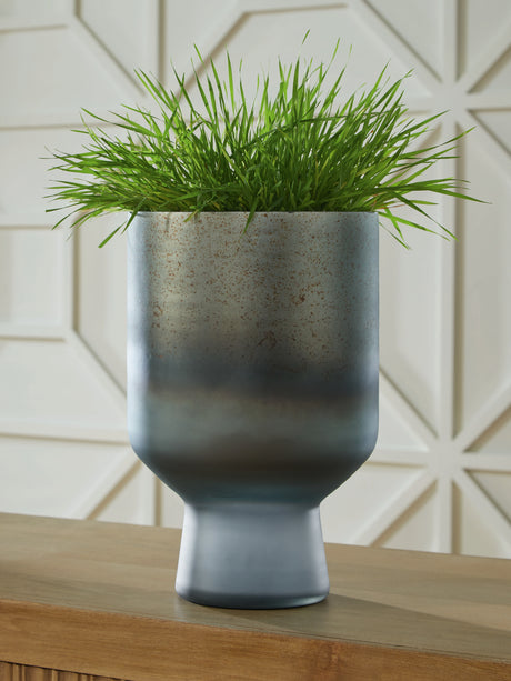 Pennmore Vase - Tampa Furniture Outlet