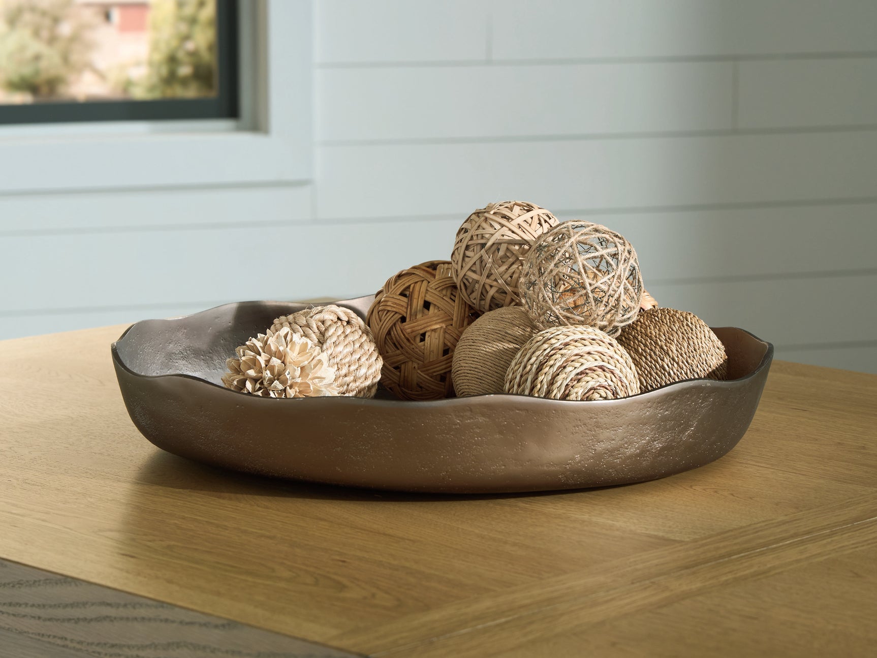 Wallmen Tray - Tampa Furniture Outlet