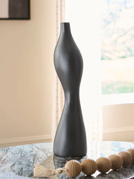 Judsen Vase - Tampa Furniture Outlet