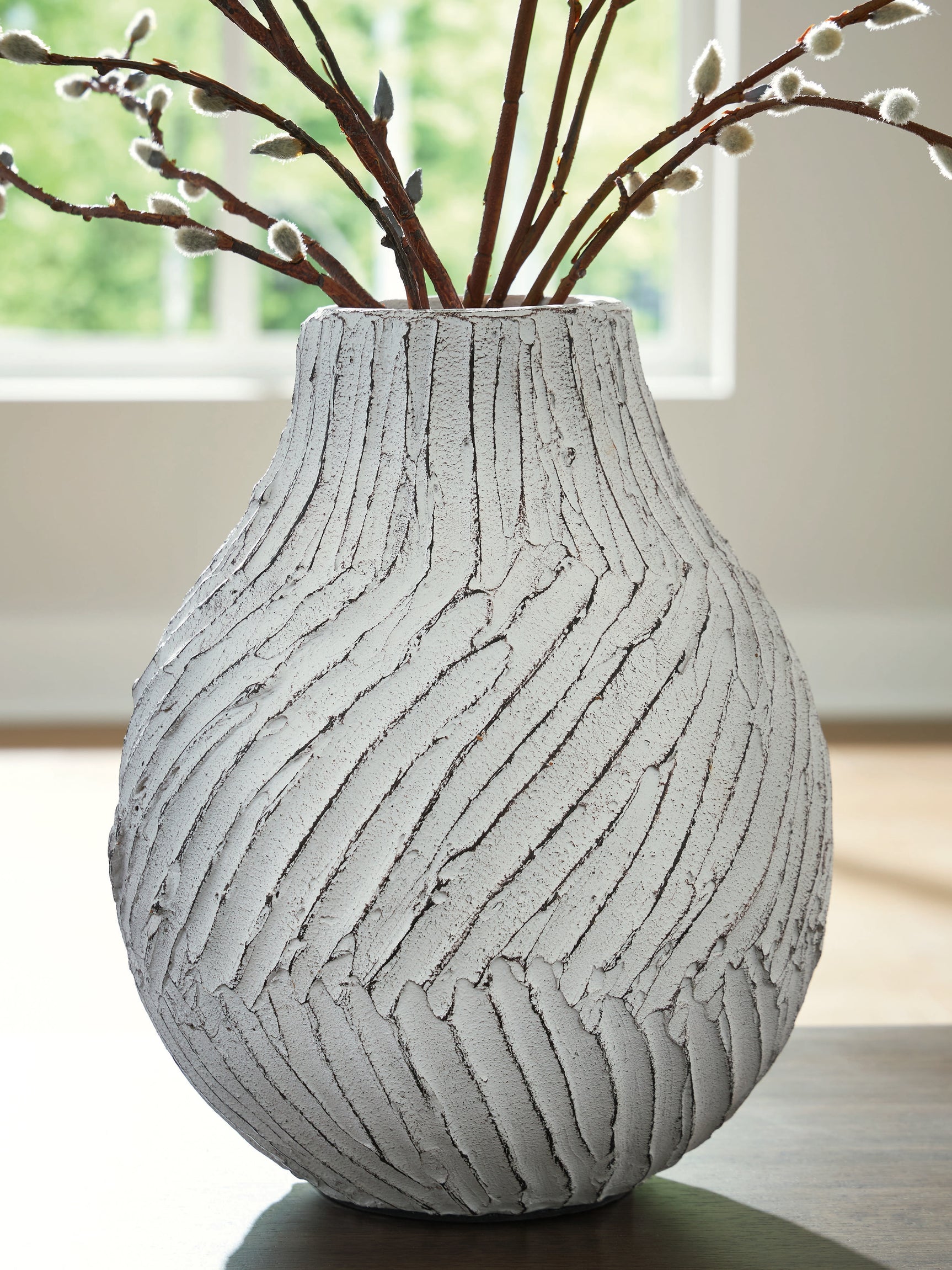 Shelvie Vase - Tampa Furniture Outlet