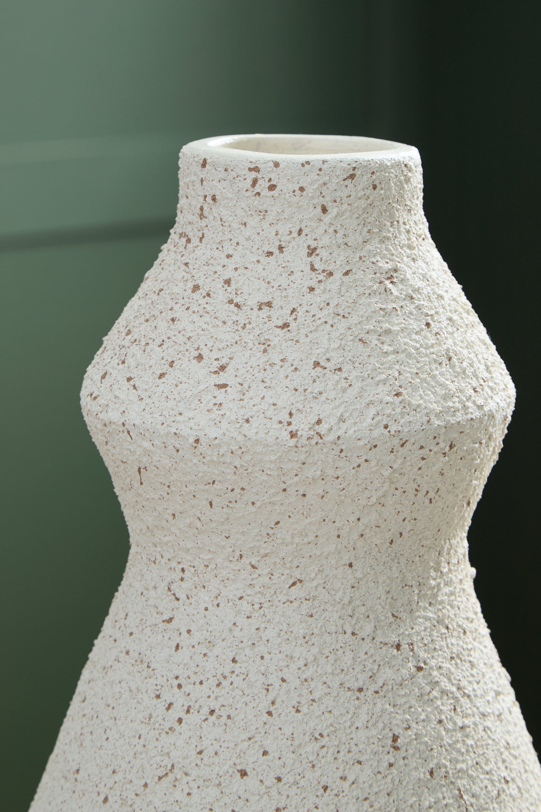Dawthorne Vase - Tampa Furniture Outlet