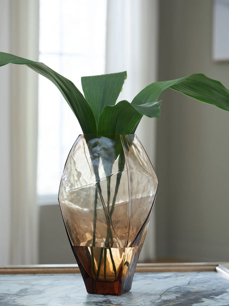 Ewart Vase - Tampa Furniture Outlet