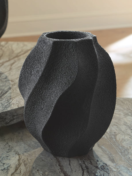 Judworth Vase - Tampa Furniture Outlet