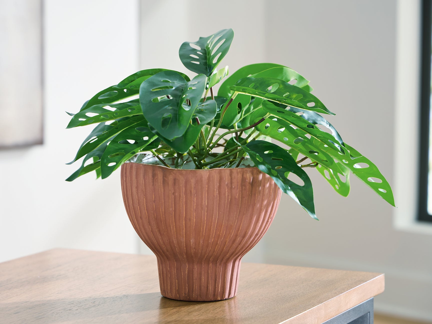 Tampa Furniture Outlet - Ashley Furniture - Orban Vase - Vase - A2000886