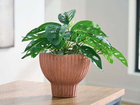 Tampa Furniture Outlet - Ashley Furniture - Orban Vase - Vase - A2000886