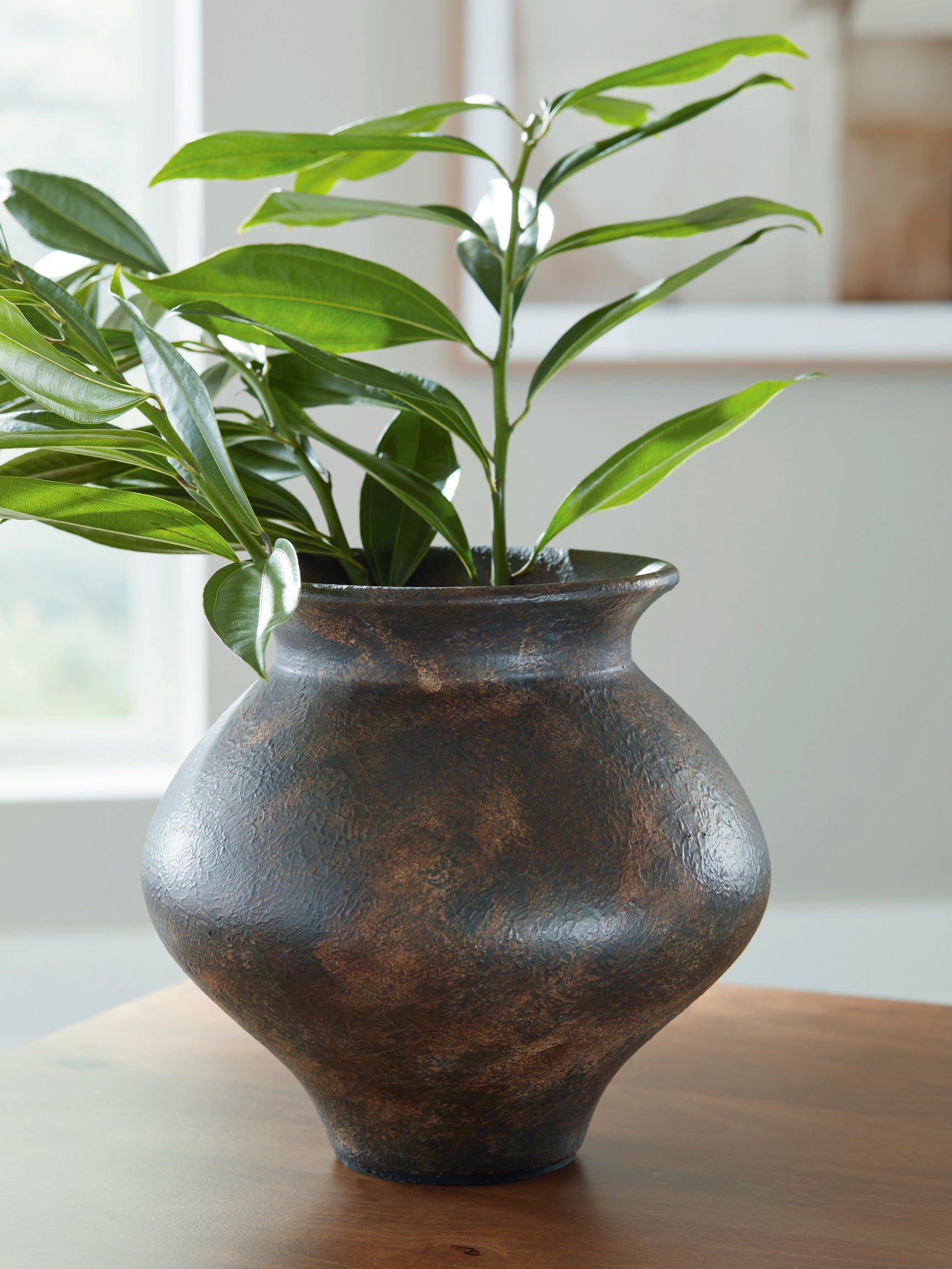 Tampa Furniture Outlet - Ashley Furniture - Laddlow Vase - Vase - A2000912