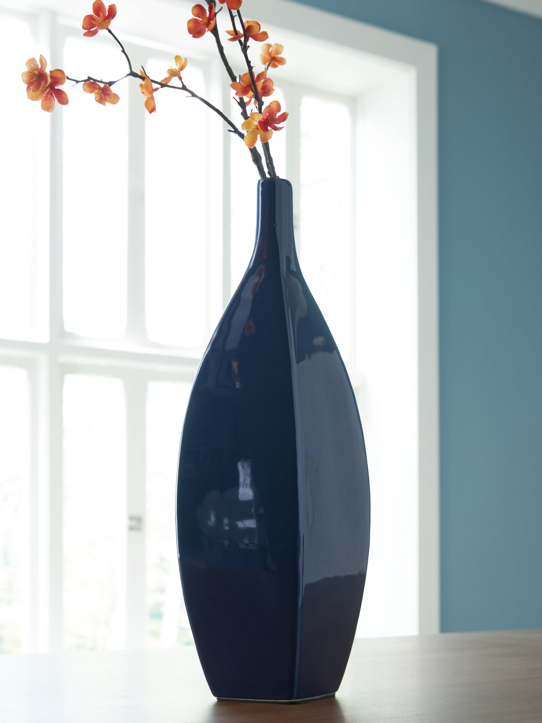 Abtinson Vase Abtinson Vase