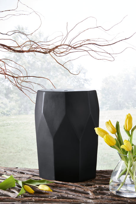 Tampa Furniture Outlet - Ashley Furniture - Rhysworth Stool - Stool / Black - A3000632