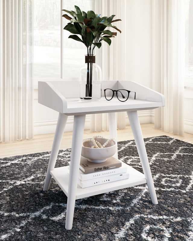 Tampa Furniture Outlet - Ashley Furniture - Blariden Accent Table - Accent Table / White - A4000367