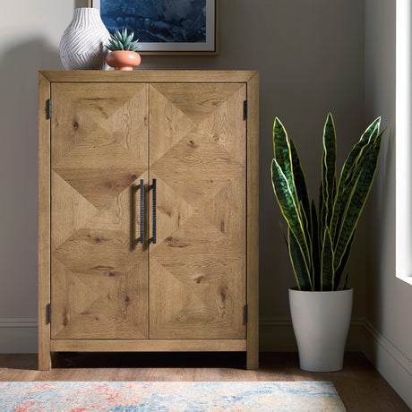 Tampa Furniture Outlet - Ashley Furniture - Clayburns Bar Cabinet - Bar Cabinet - A4000744