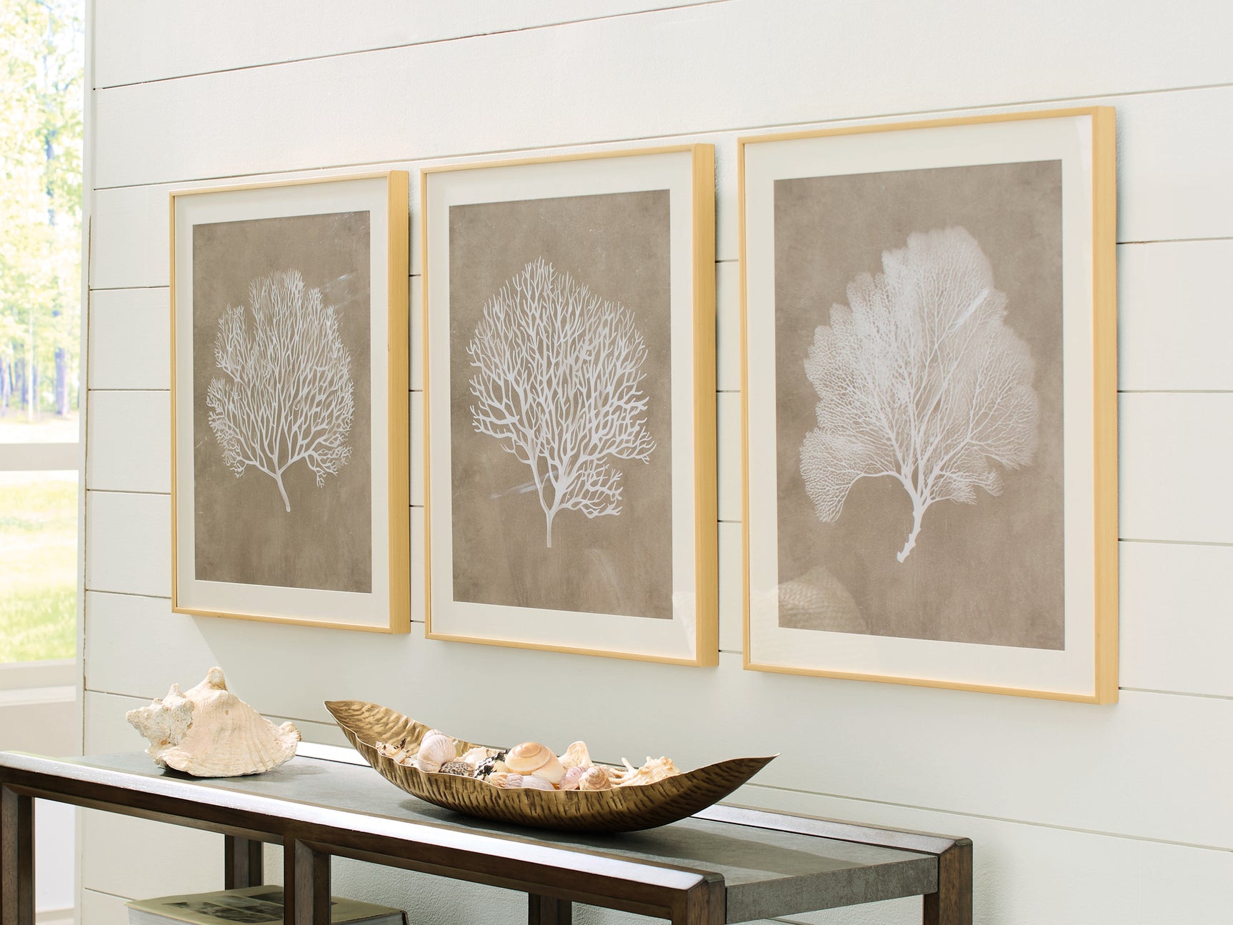 Tampa Furniture Outlet - Ashley Furniture - Hendridge Wall Decor - Wall Art Set (3/CN) / Taupe/White - A8000486