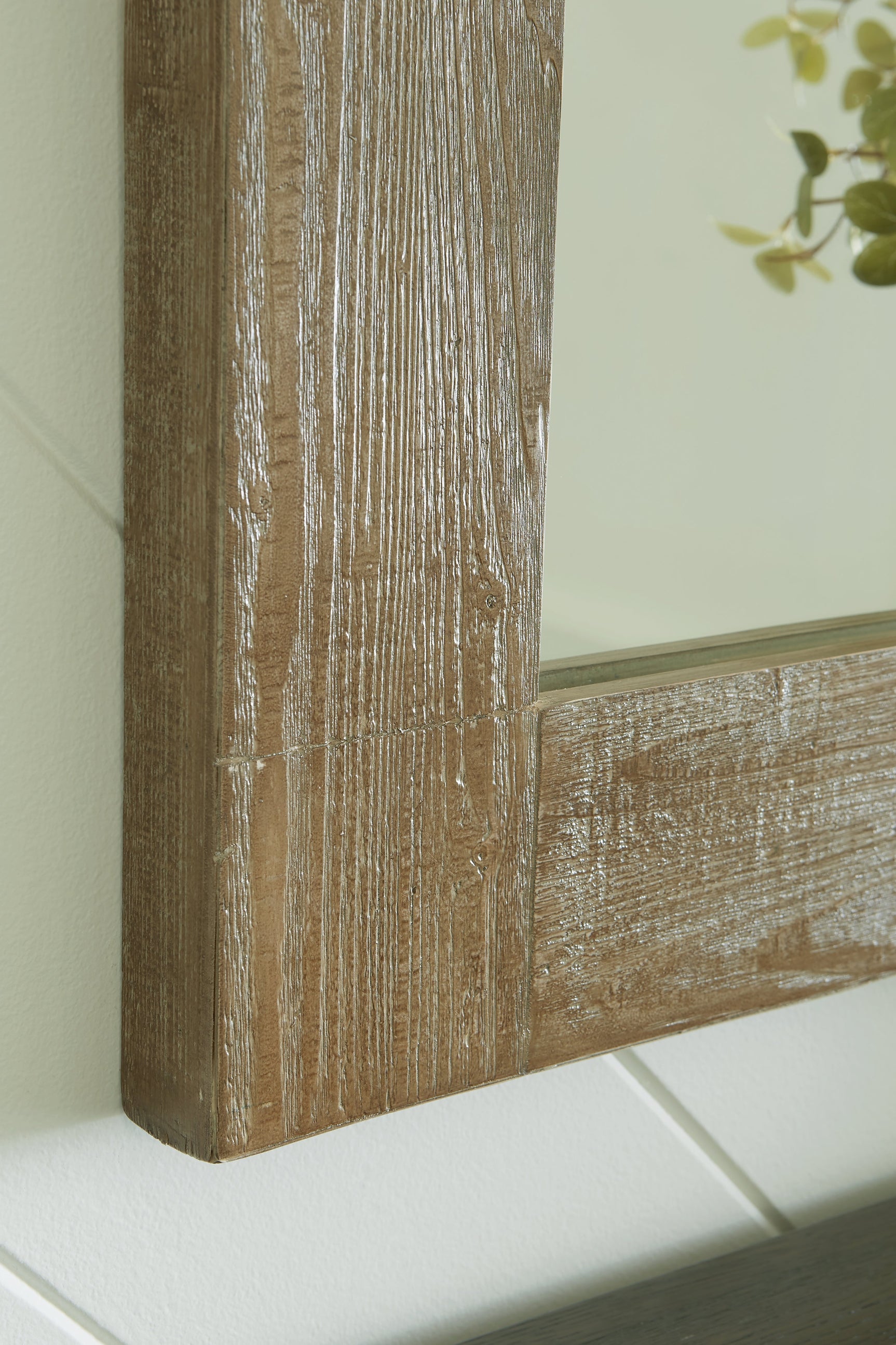 Waltleigh Mirror - Tampa Furniture Outlet