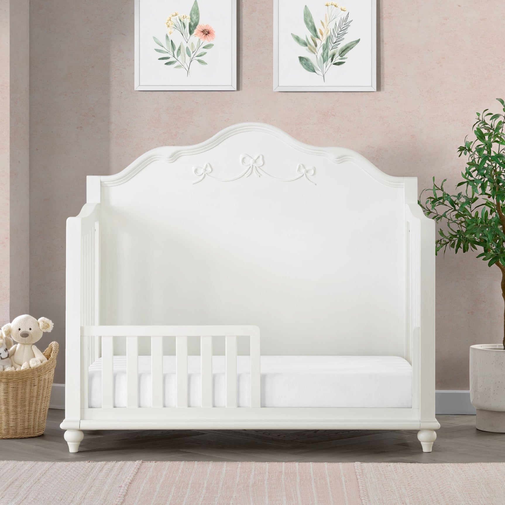 Alana Crib with Guardrails in White - Tampa Furniture Outlet