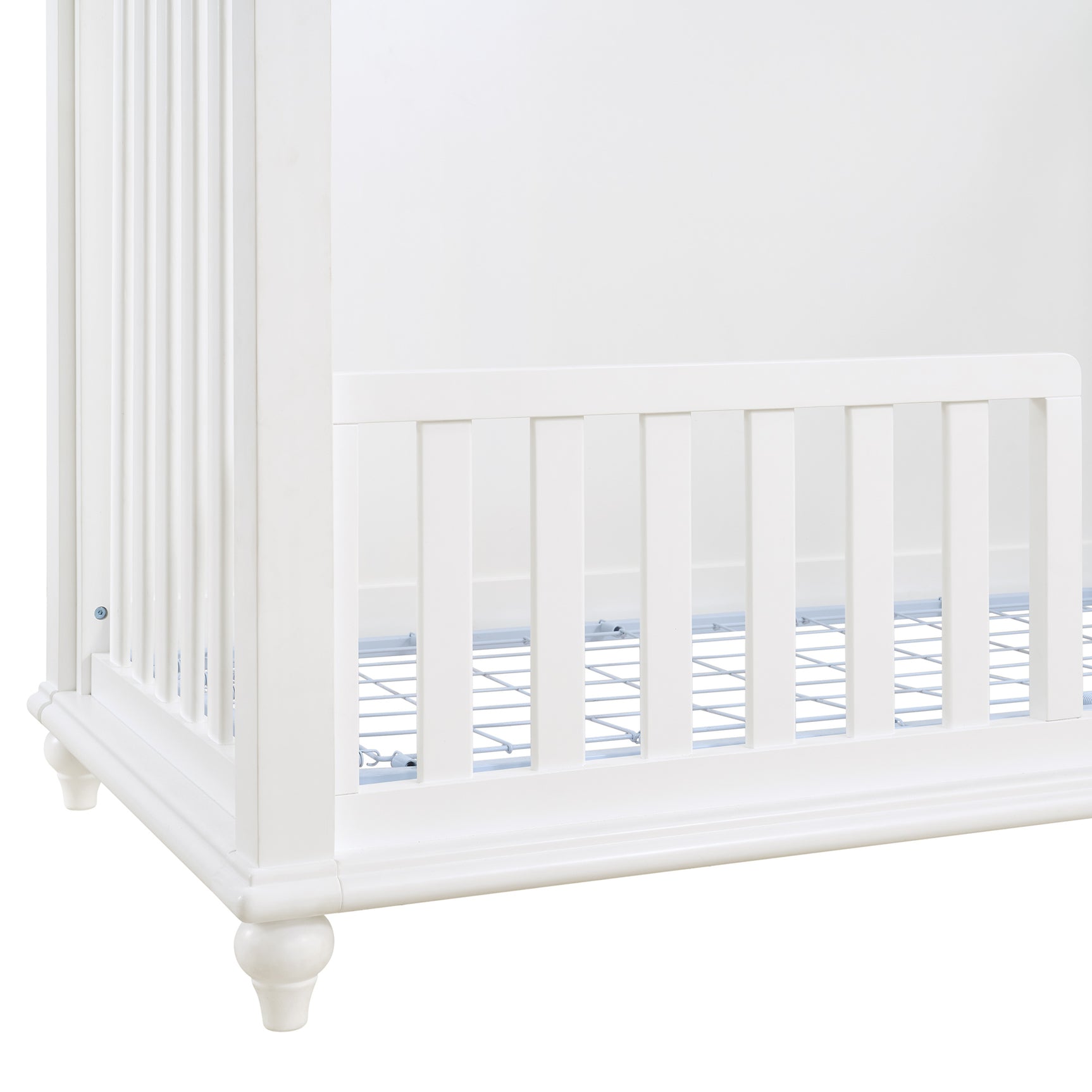 Alana Crib with Guardrails in White - Tampa Furniture Outlet