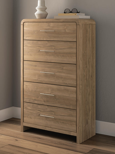 Tampa Furniture Outlet - Ashley Furniture - Gramburg Bedroom - Five Drawer Chest / Warm Natural Brown - PCB1121-46