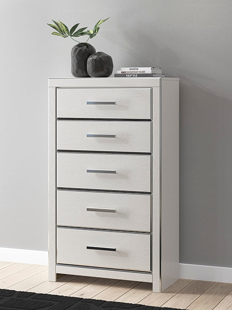 Tampa Furniture Outlet - Ashley Furniture - Zuraleus Bedroom - Five Drawer Chest / White - PCB3381-46