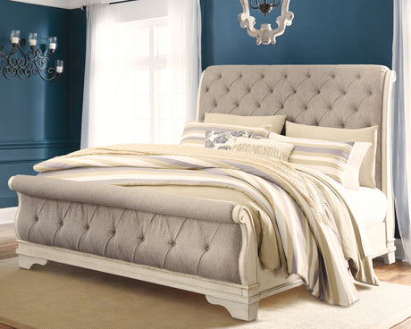 Tampa Furniture Outlet - Ashley Furniture - Realyn Bedroom - California King Sleigh Bed / Chipped White - B743B10