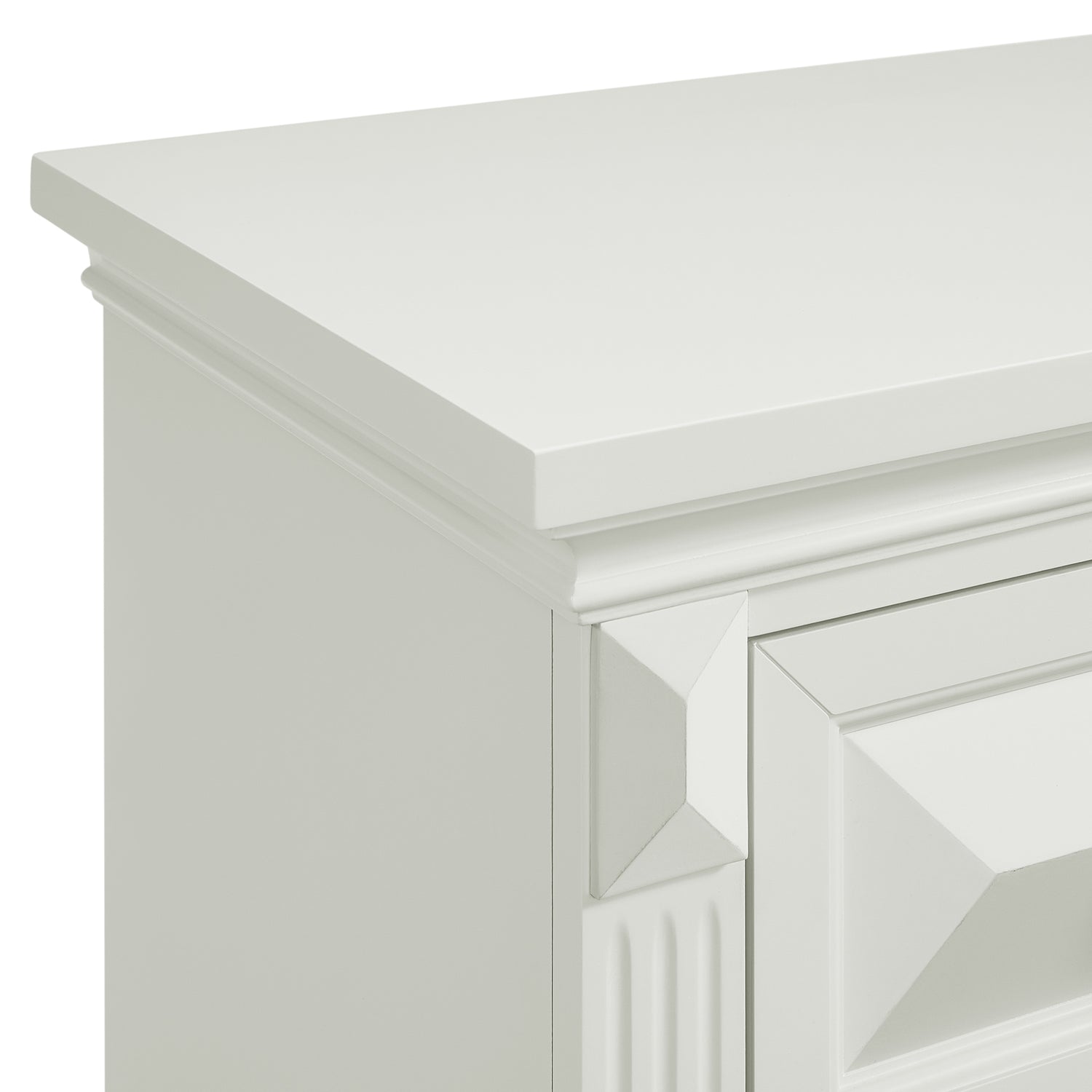 Bridgestone 7-Drawer Dresser in Antique White - Tampa Furniture Outlet