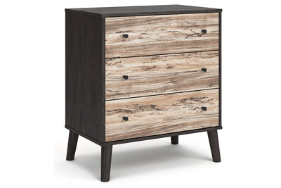 Lannover Chest - Tampa Furniture Outlet