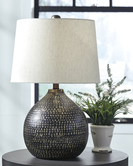 Tampa Furniture Outlet - Ashley Furniture - Maire Lighting - Metal Table Lamp (1/CN) / Black/Gold Finish - L207294