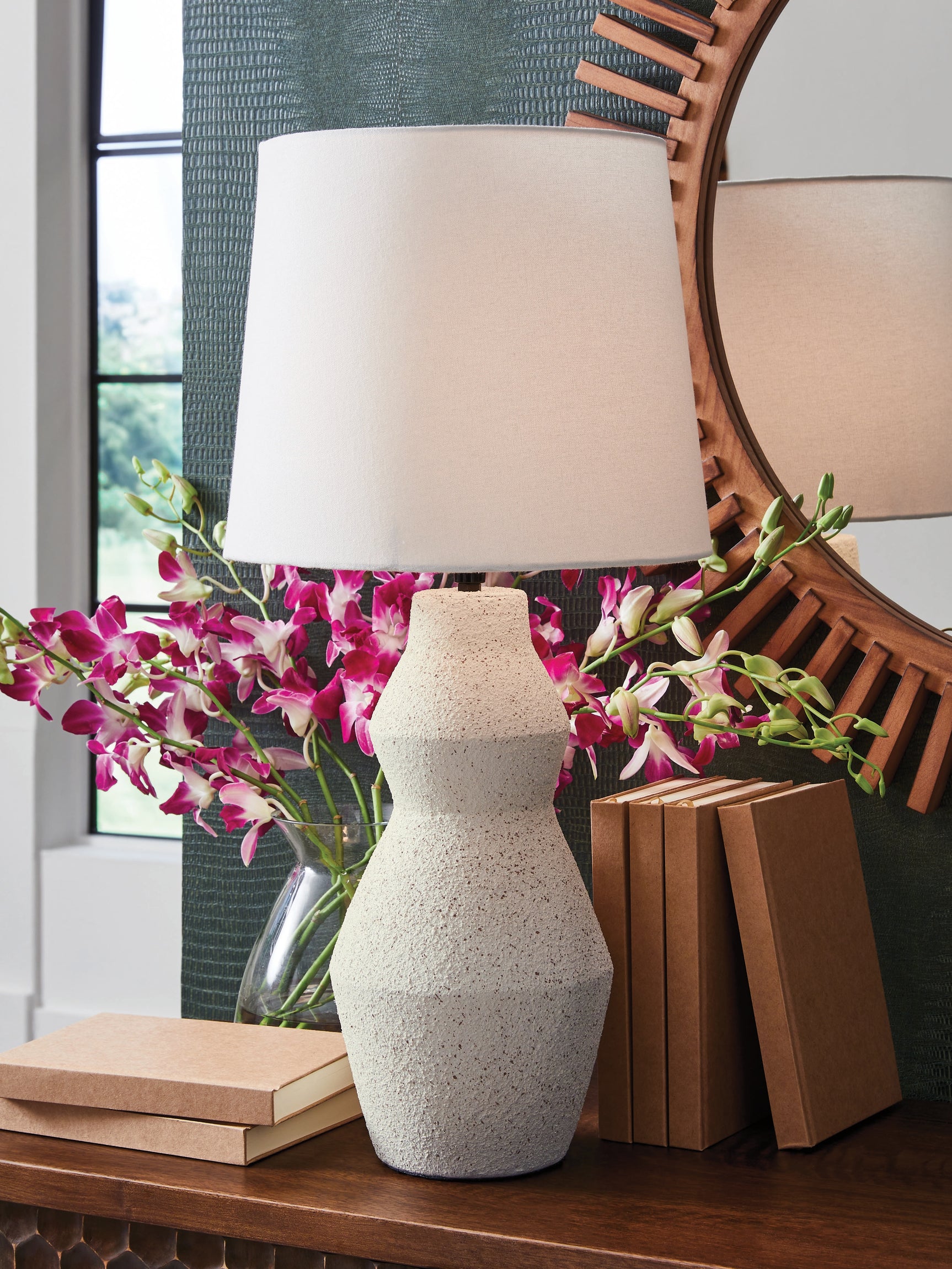 Tampa Furniture Outlet - Ashley Furniture - Dawthorne Lighting - Paper Table Lamp (1/CN) / Cream - L236034