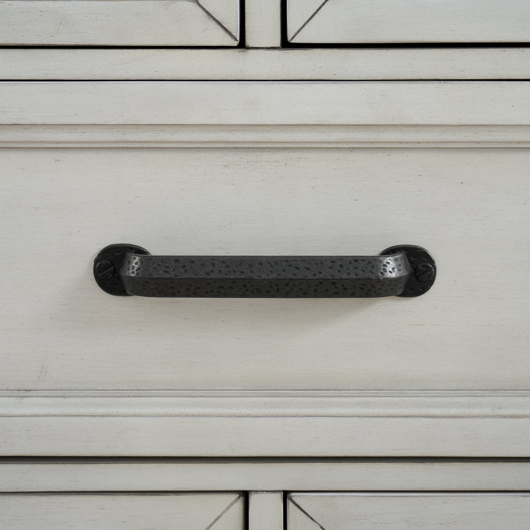 McCoy 5-Drawer Chest in Antique White