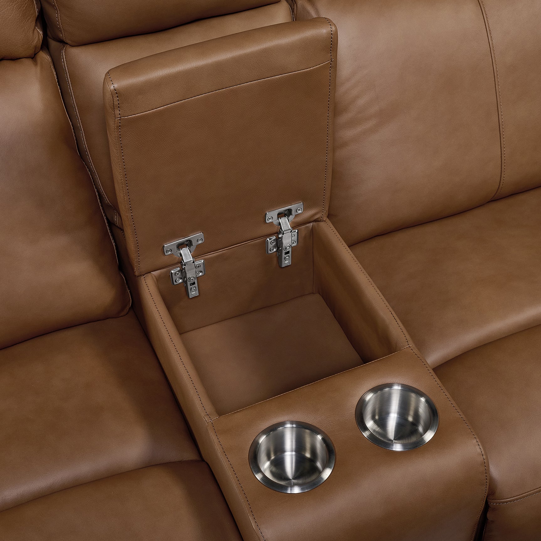 Mustang P3 Loveseat with Console in Aline Butternut