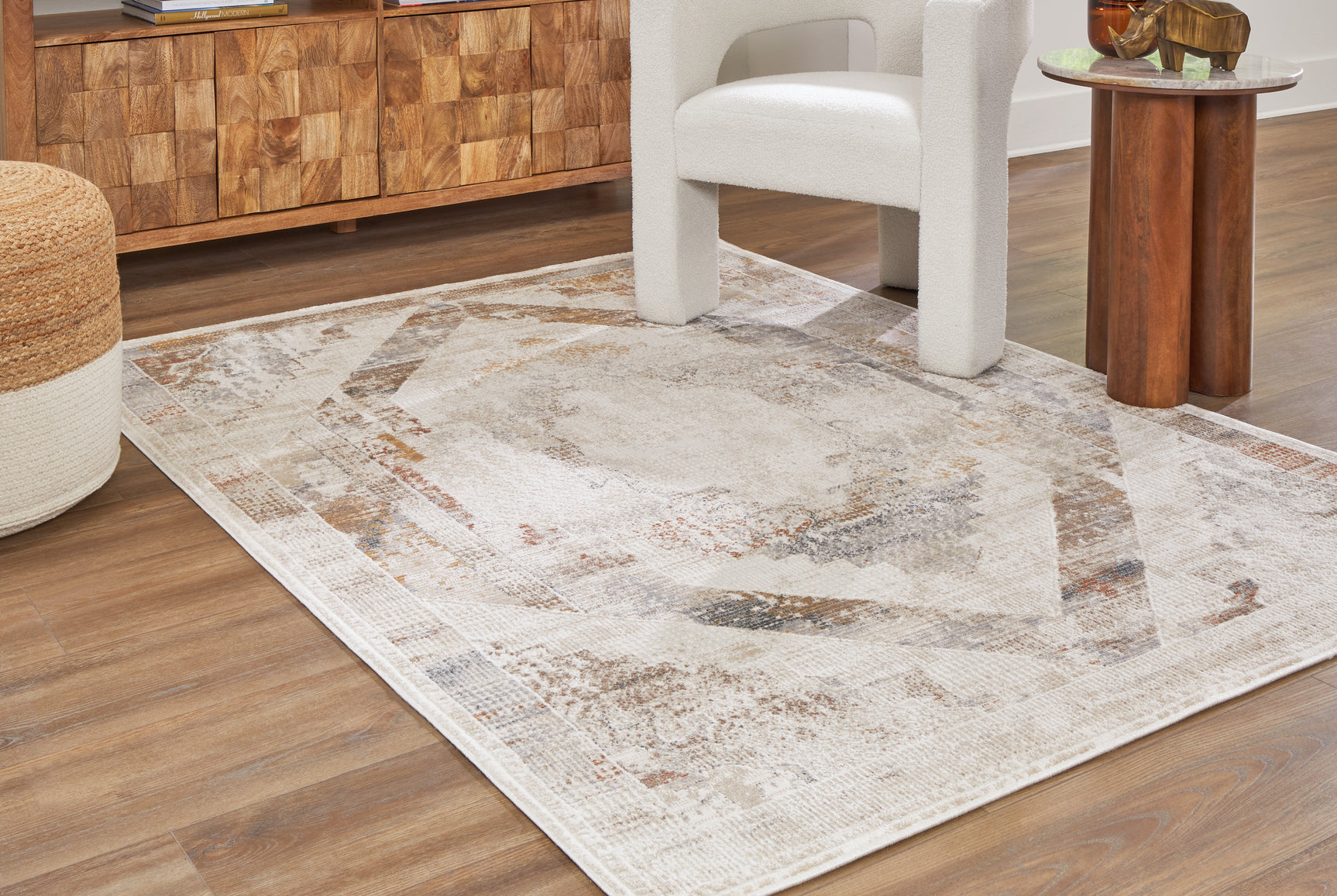 Varnwood Rug - Tampa Furniture Outlet