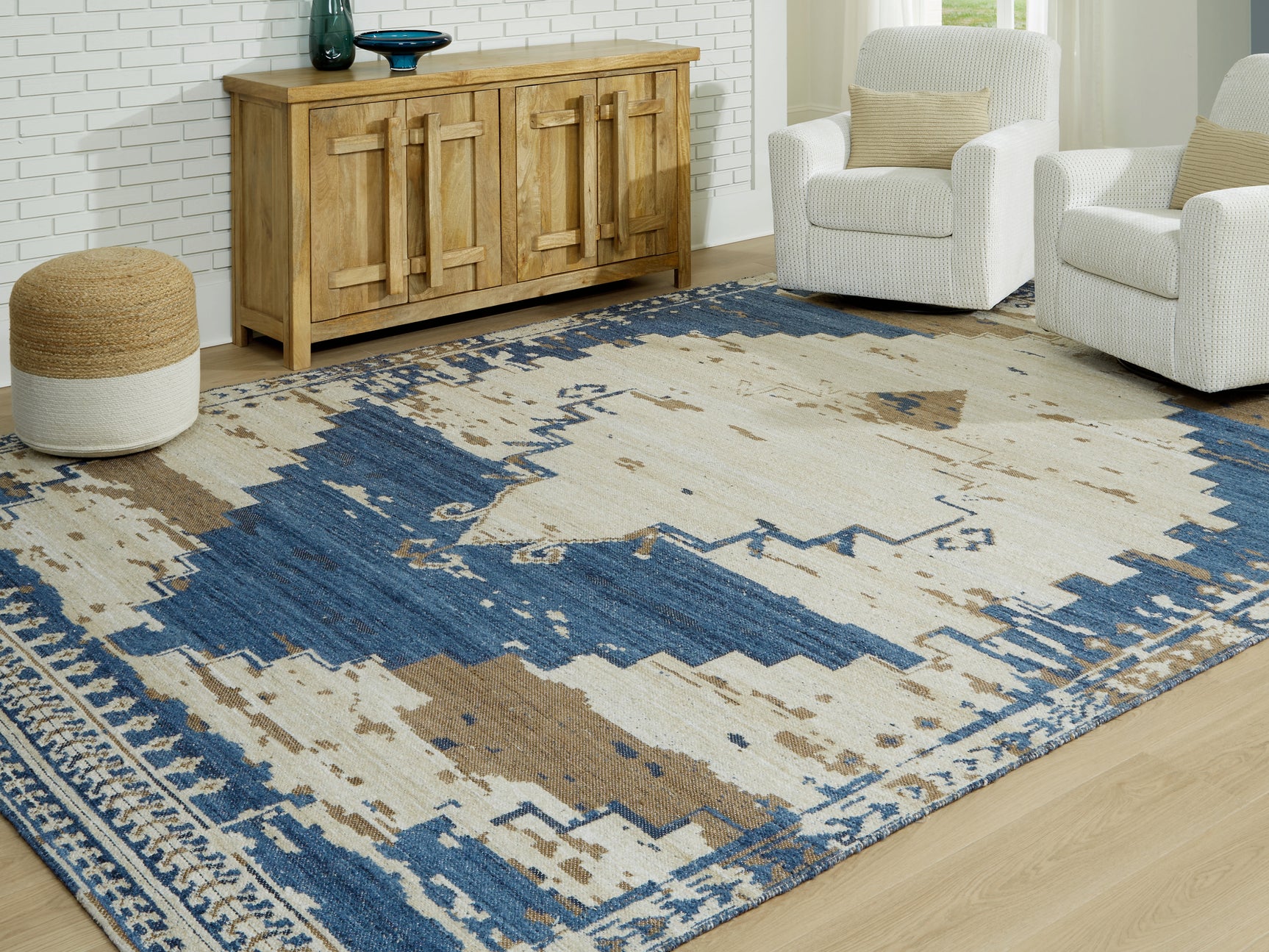 Varnler Rug - Tampa Furniture Outlet
