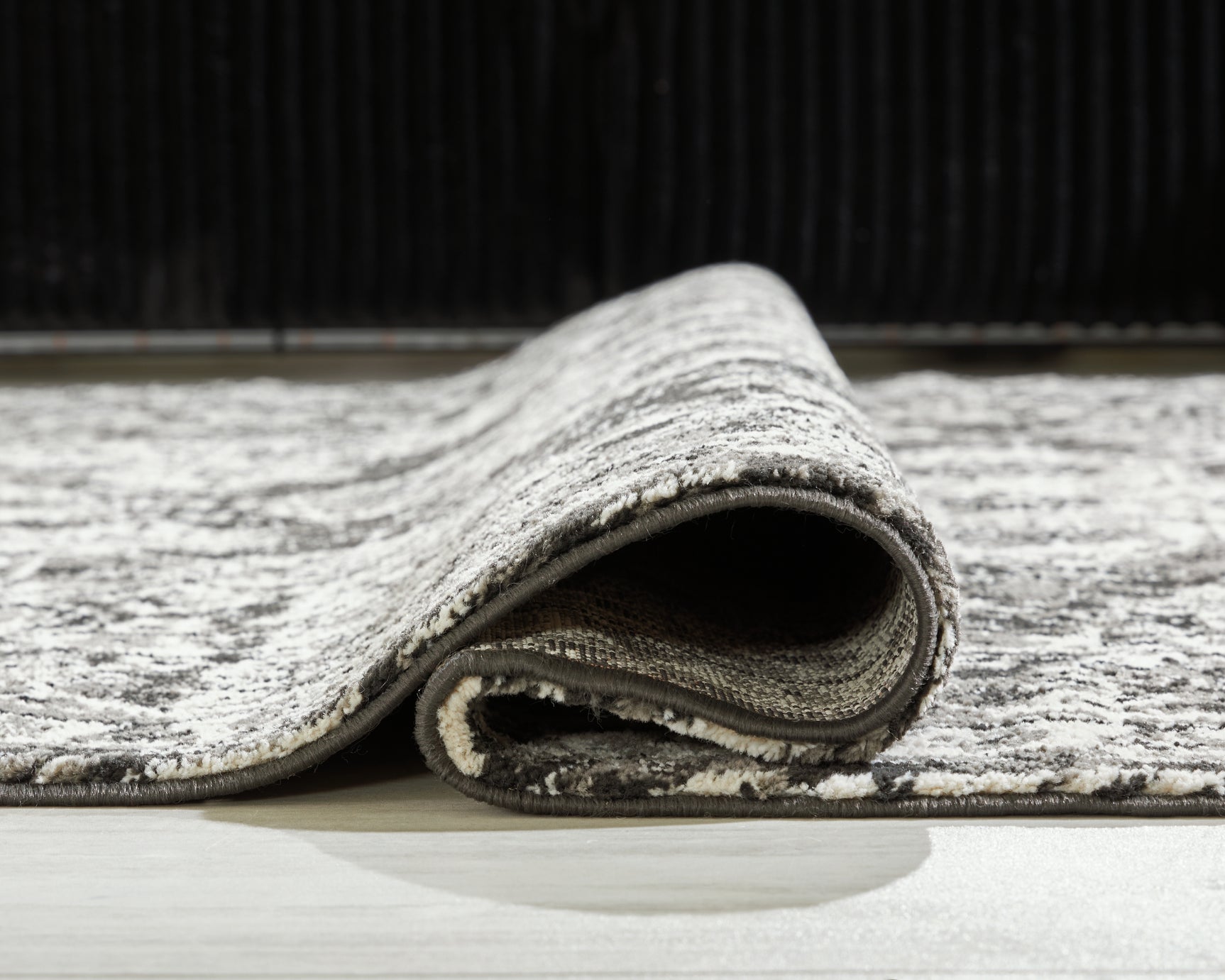 Glennisman Rug - Tampa Furniture Outlet