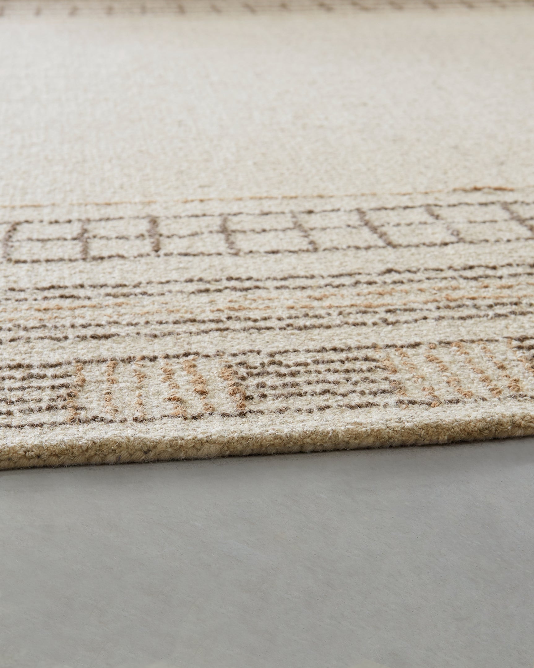 Idaman Rug - Tampa Furniture Outlet