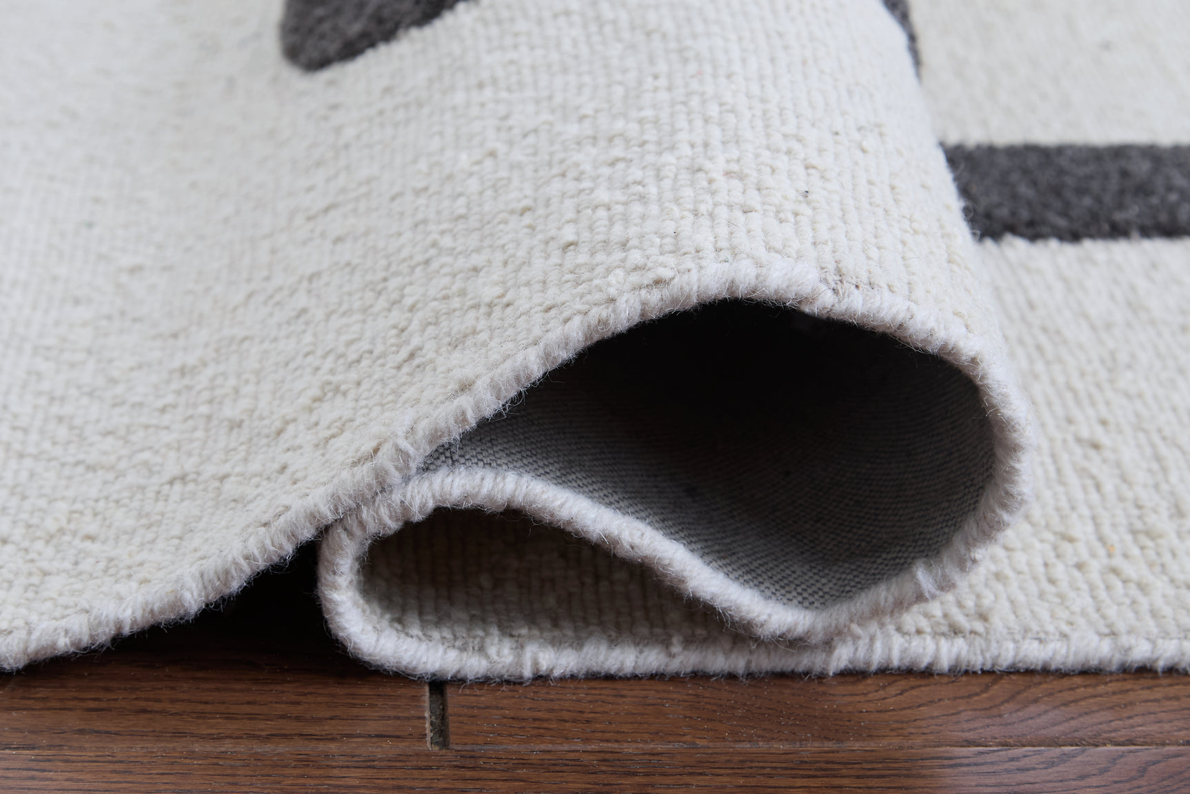 Davismour Rug - Tampa Furniture Outlet