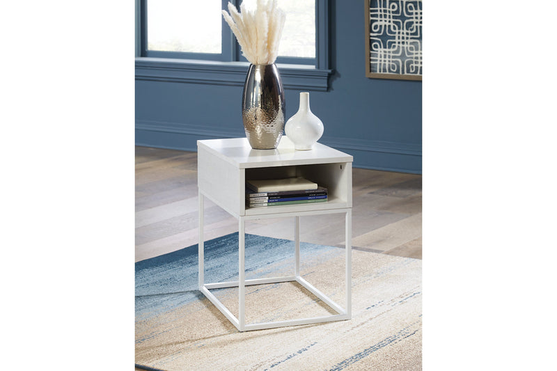 Deznee End Table - Tampa Furniture Outlet