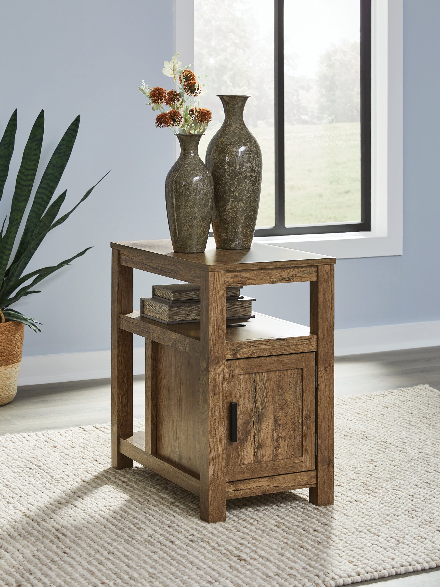 Tampa Furniture Outlet - Ashley Furniture - Fendenmore Chairside End Table - Chair Side End Table / Brown - T190-117