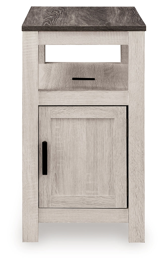 Fendenmore Chairside End Table - Tampa Furniture Outlet