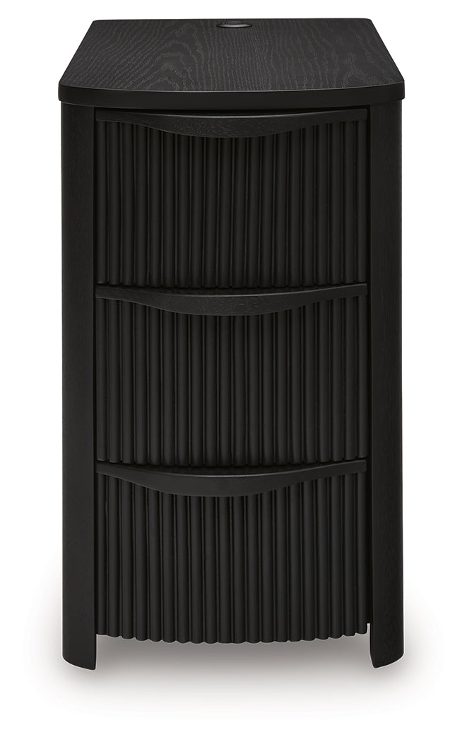 Camdill Chairside End Table - Tampa Furniture Outlet