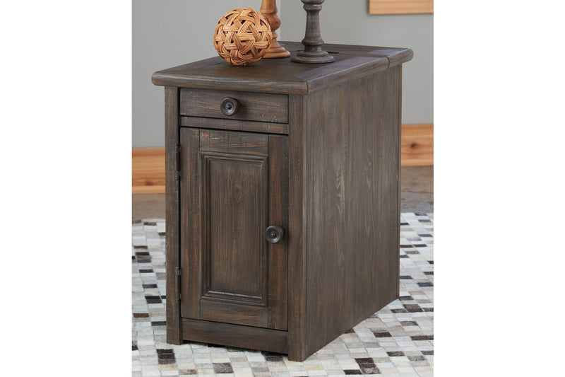 Wyndahl End Table - Tampa Furniture Outlet