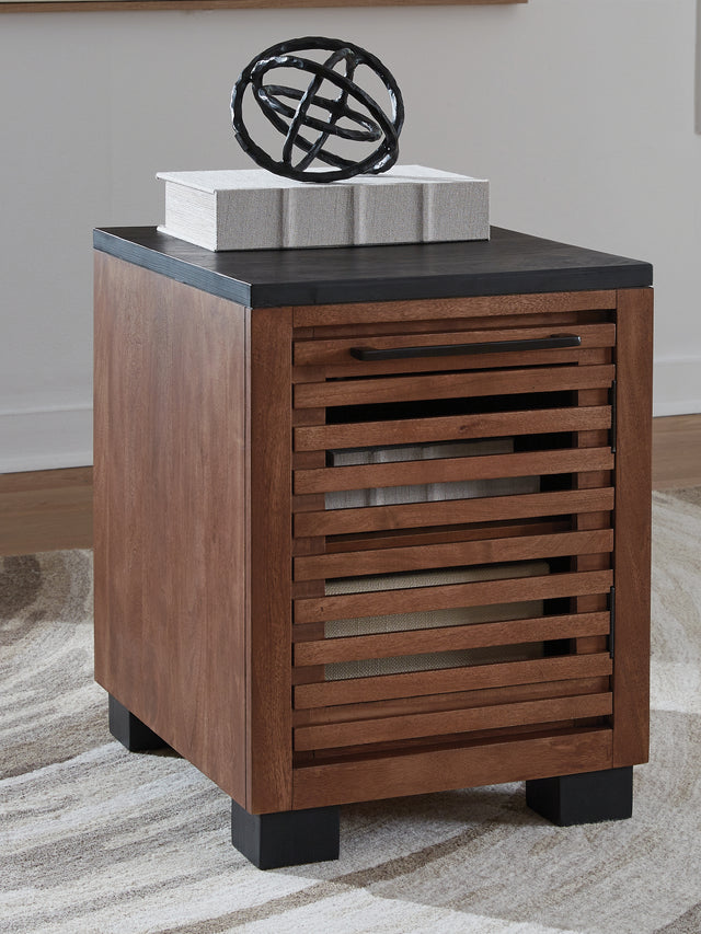 Tampa Furniture Outlet - Ashley Furniture - Kallari Chairside End Table - Chair Side End Table / Warm Brown/Black - T737-7