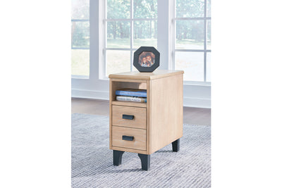 Freslowe End Table - Tampa Furniture Outlet