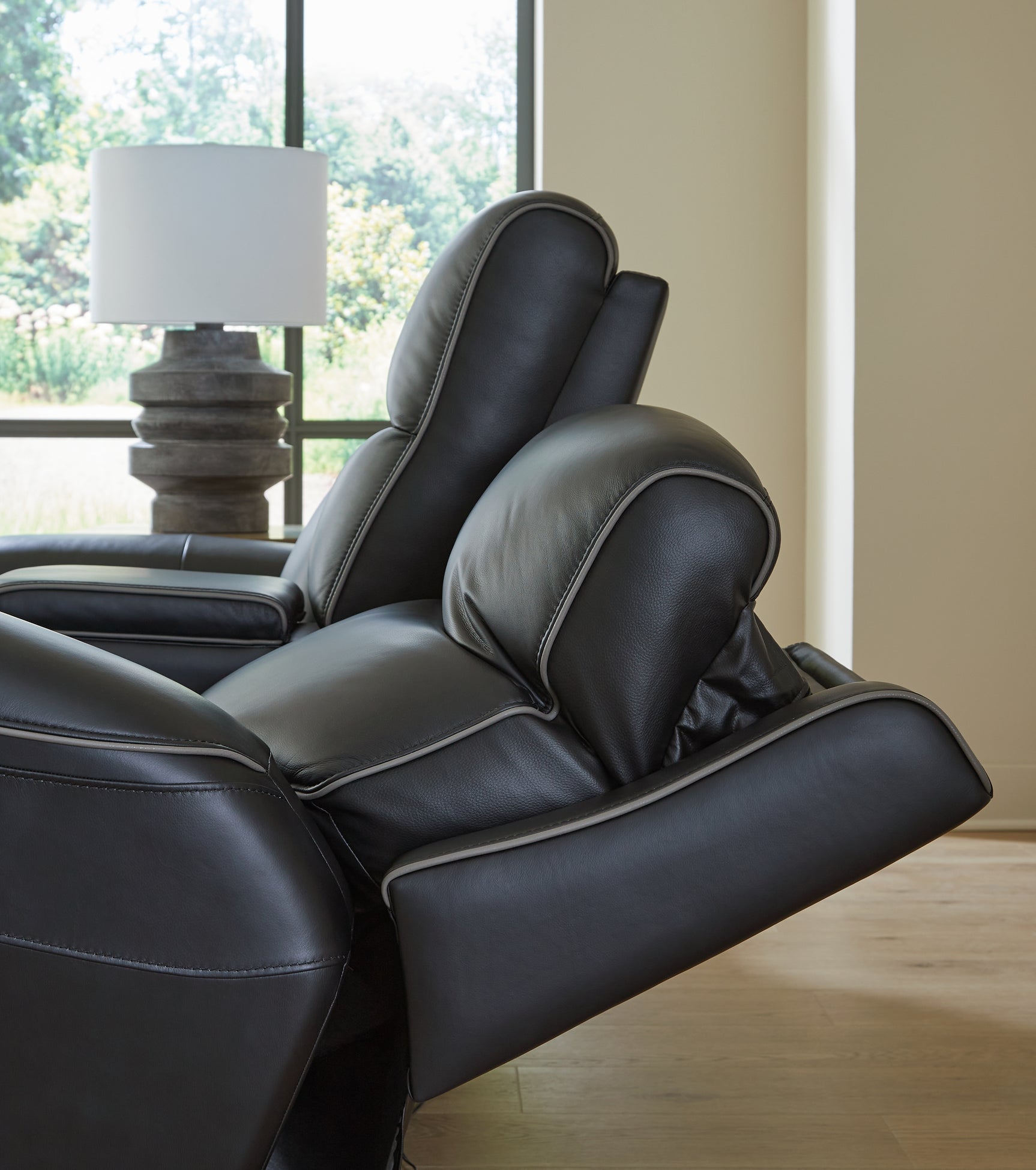 5Z-Comfort Living Room - Tampa Furniture Outlet