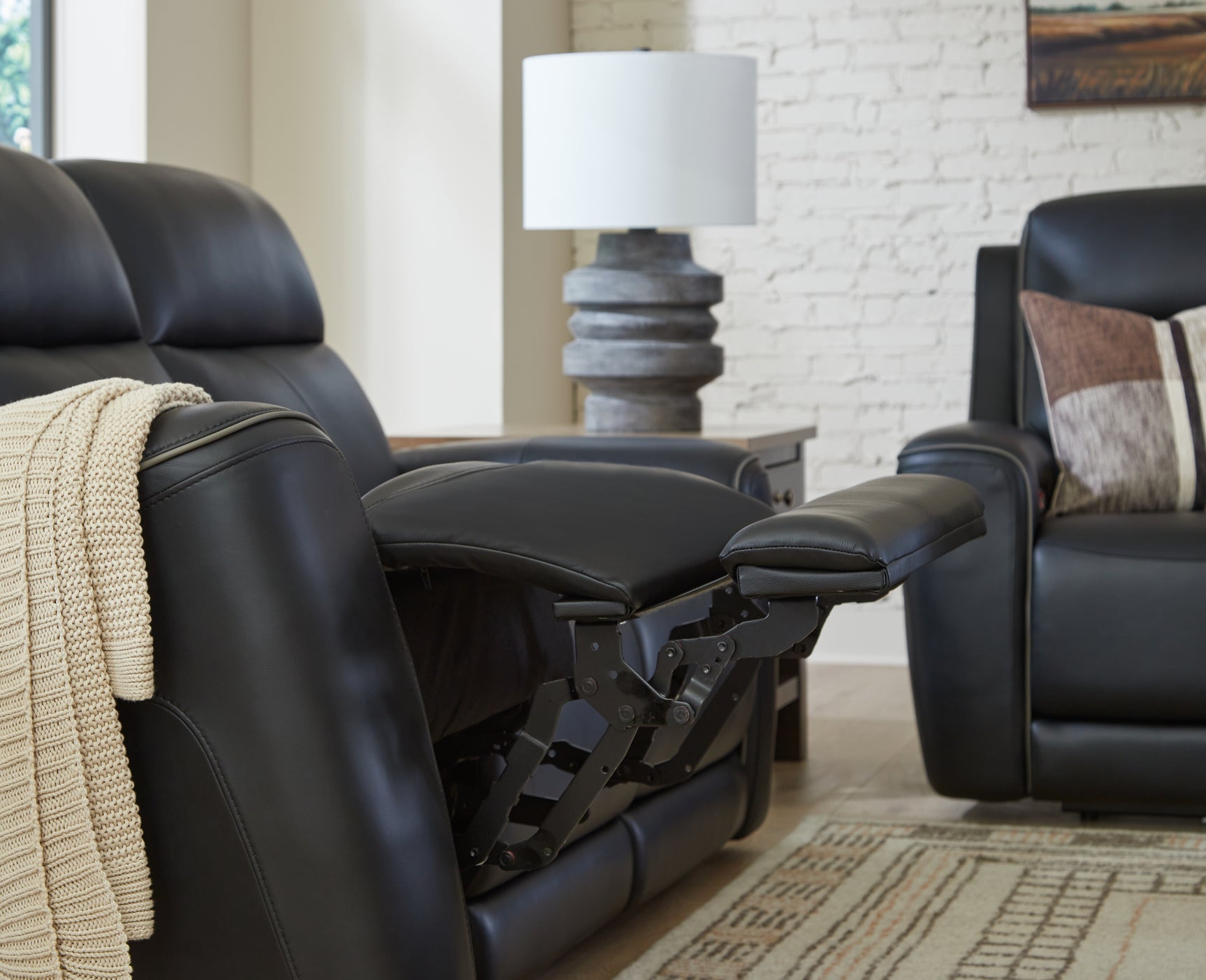 5Z-Comfort Living Room - Tampa Furniture Outlet