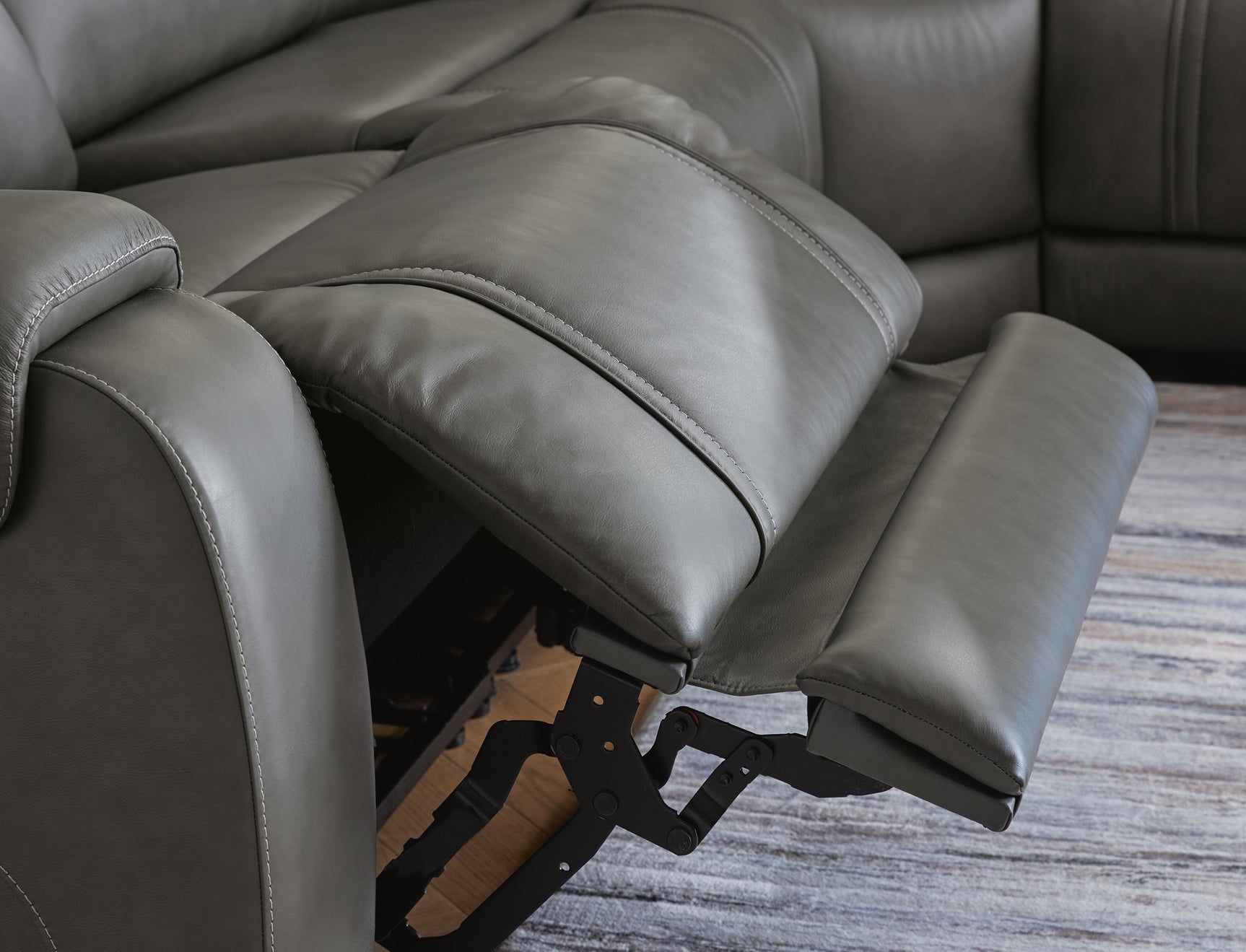 5Z - Pittson Sectional - Tampa Furniture Outlet