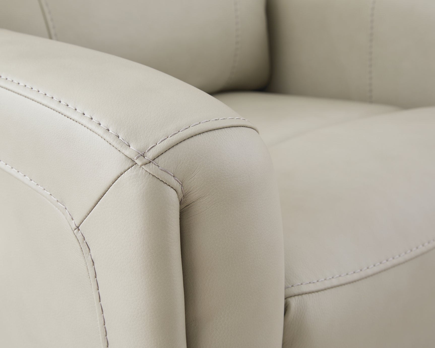 Pincara Living Room - Tampa Furniture Outlet