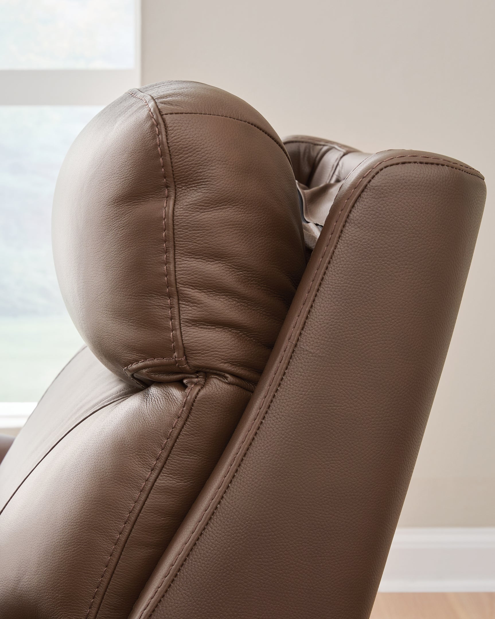 Pincara Living Room - Tampa Furniture Outlet
