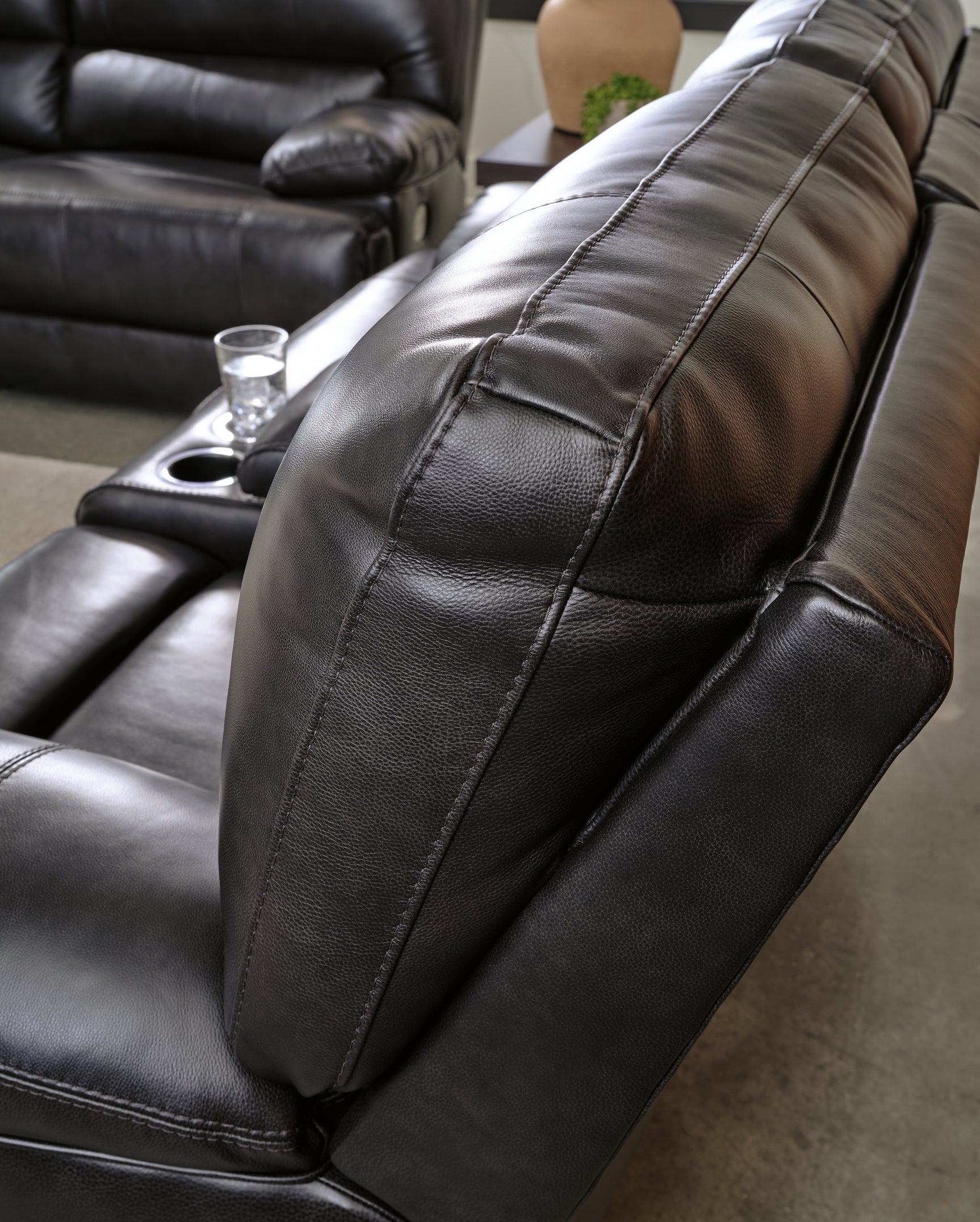 Mountainous Living Room - Tampa Furniture Outlet