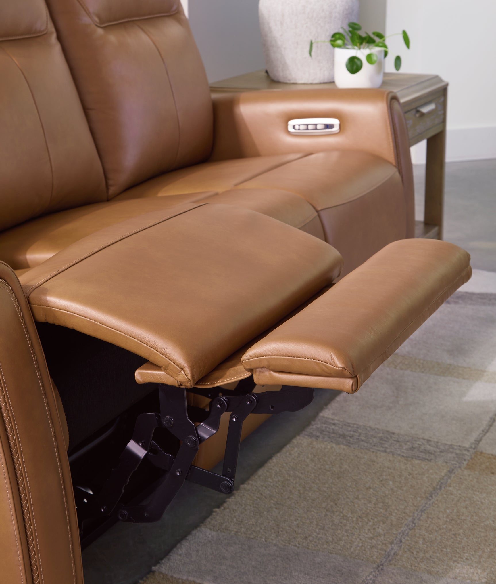 Tryanny Living Room - Tampa Furniture Outlet