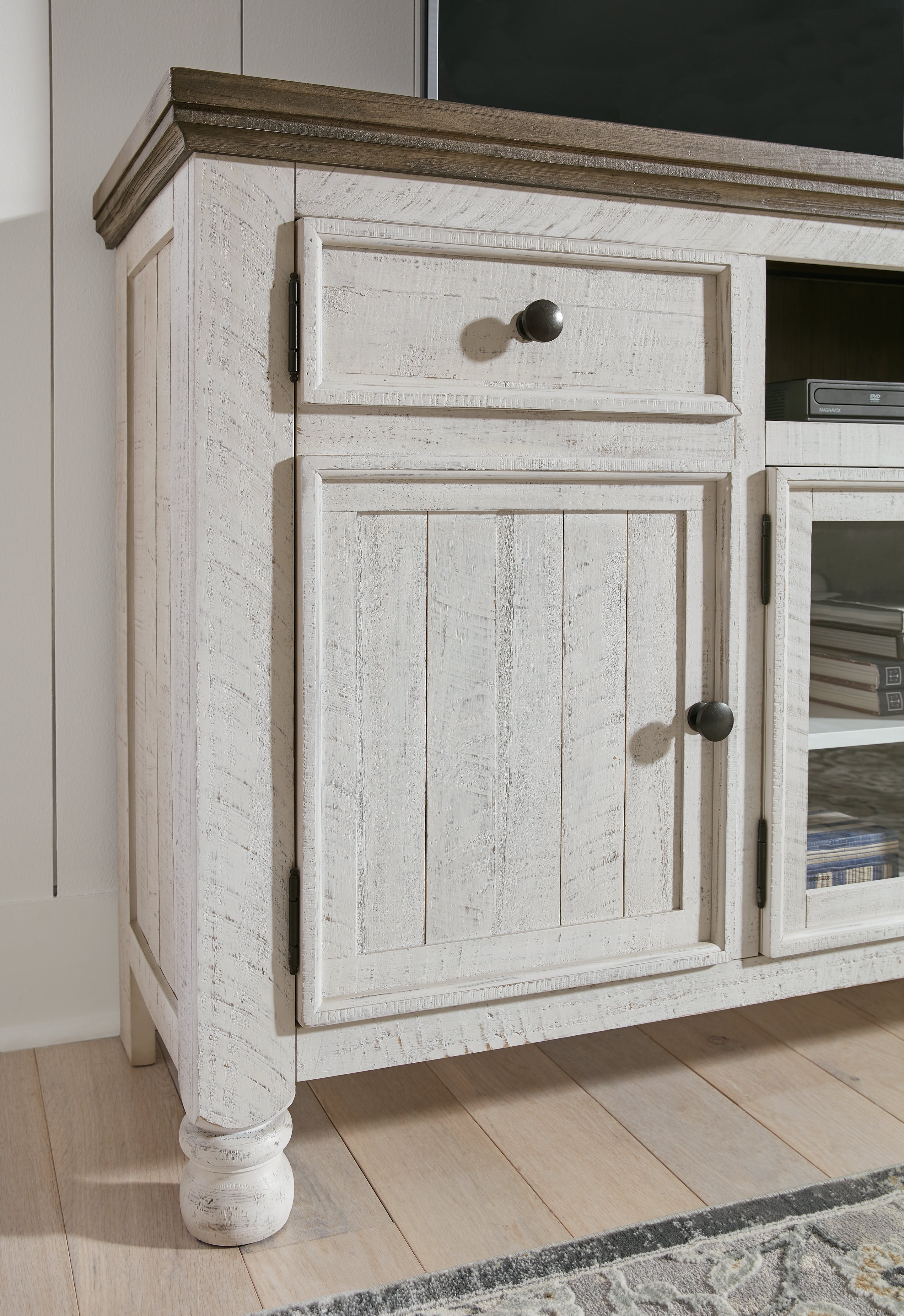 Tampa Furniture Outlet - Ashley Furniture - Havalance TV Stand